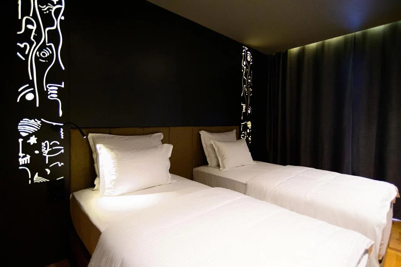 Arka Art Hotel تيرانا 5*,