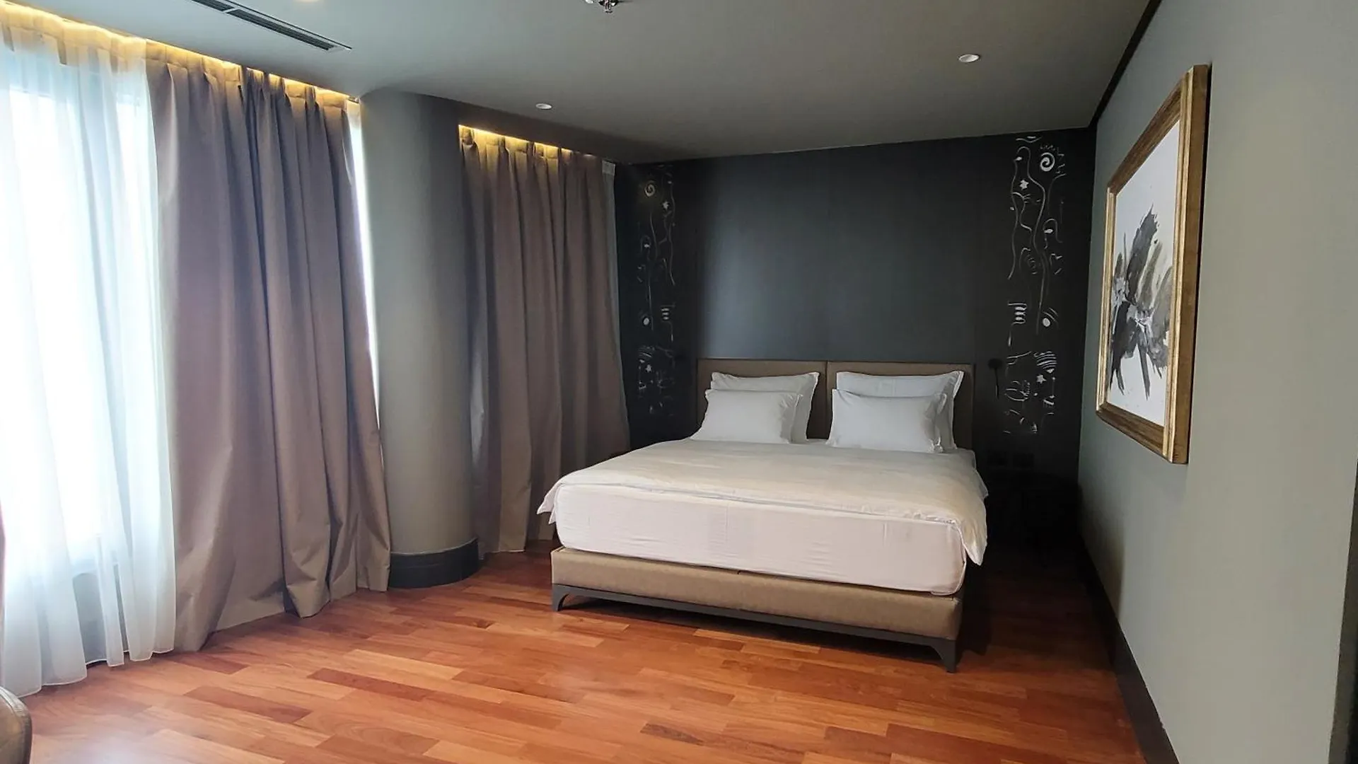 Arka Art Hotel تيرانا 5*,  ألبانيا