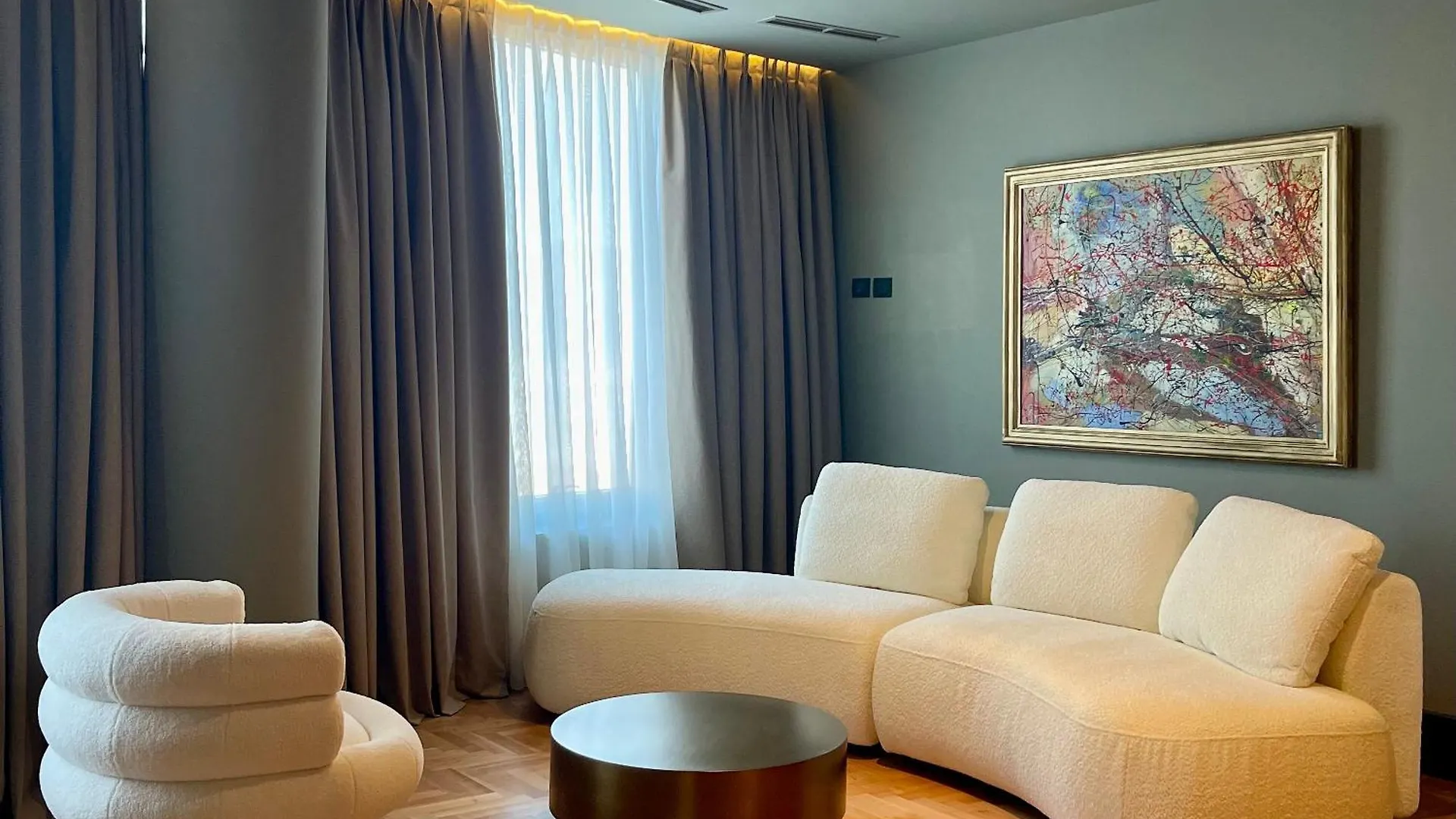 Arka Art Hotel تيرانا 5*,